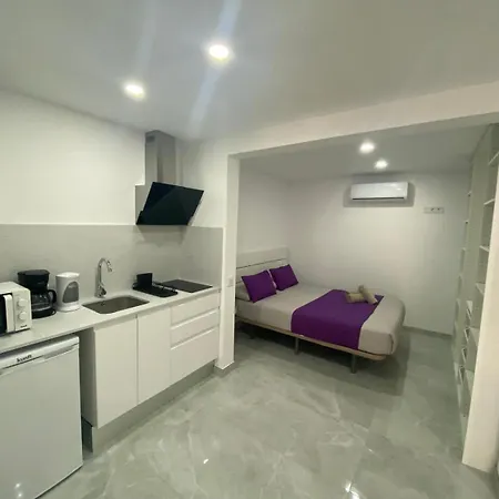 Апартаменты Alaram Holidays House *